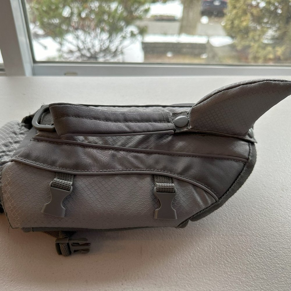 Frisco Shark Dog Life Jacket size XS